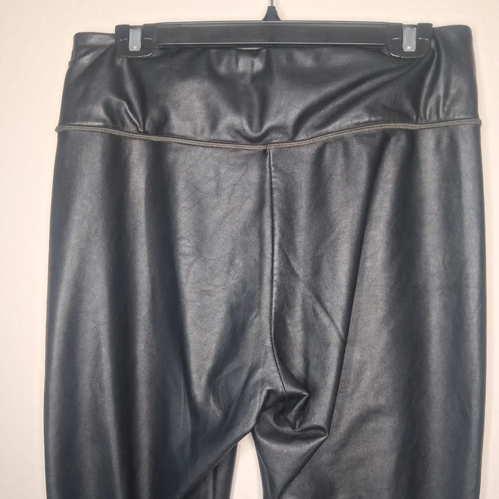 ATHLETA Black Faux Leather Pull On Chic Pants  Leggings Sz Large